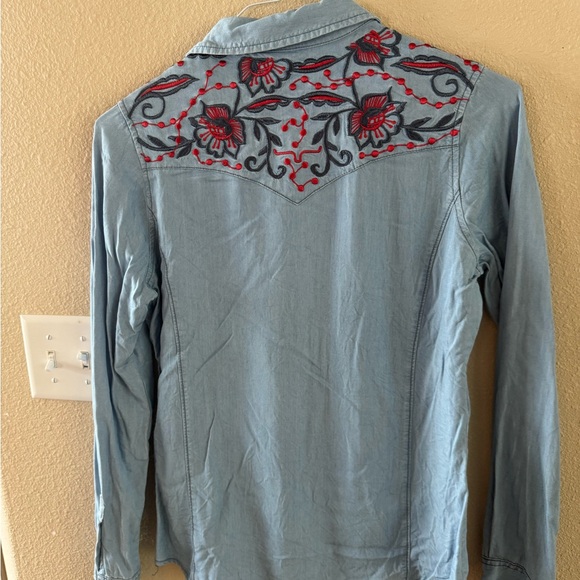 Kimes Ranch floral embroidered button front top - Picture 3 of 4